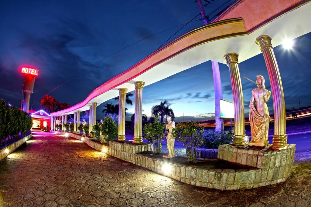 Hotel & Motel Le Baron (Adults Only) Pôrto Ferreira Dış mekan fotoğraf